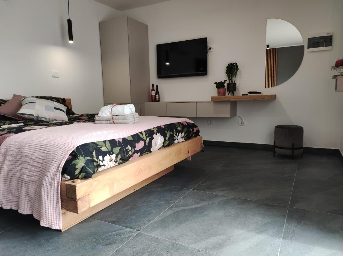 Boutique Rooms By Petric Winery Dobravlje Eksteriør bilde